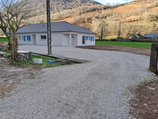 Empierrement compacté.