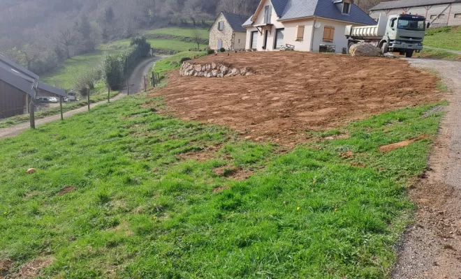 Remise en état du terrain.