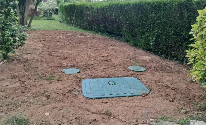 Calage en cailloux et remise en état du jardin.