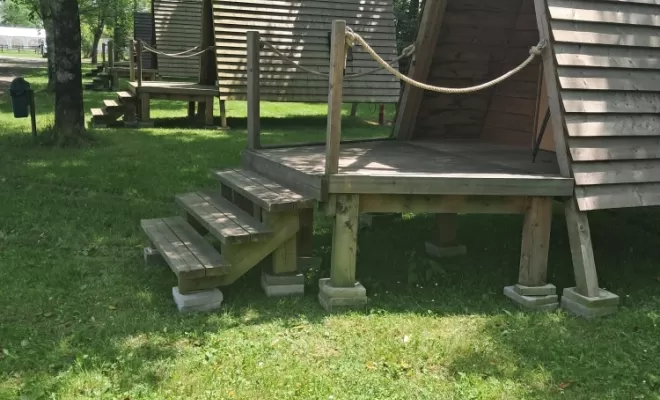 Cabanes mise en place et calées.
