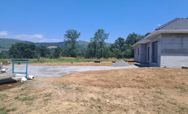Devant de la maison fini.