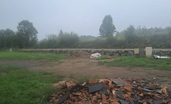 Pose des blocs.