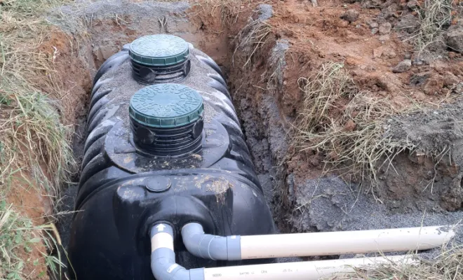 Pose de la fosse septique.