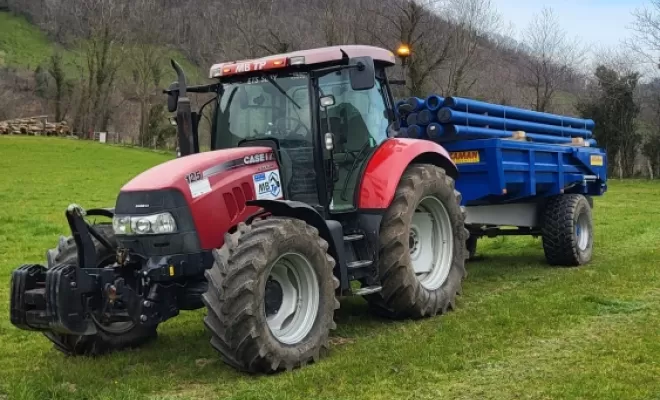 Transport avec tracteur et benne TP.