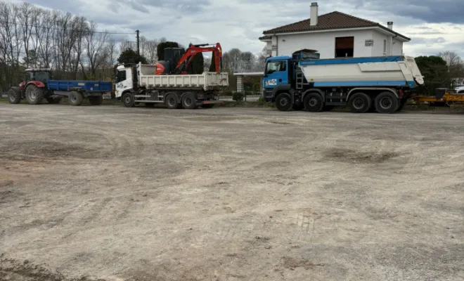 Camions et tracteur MBTP.